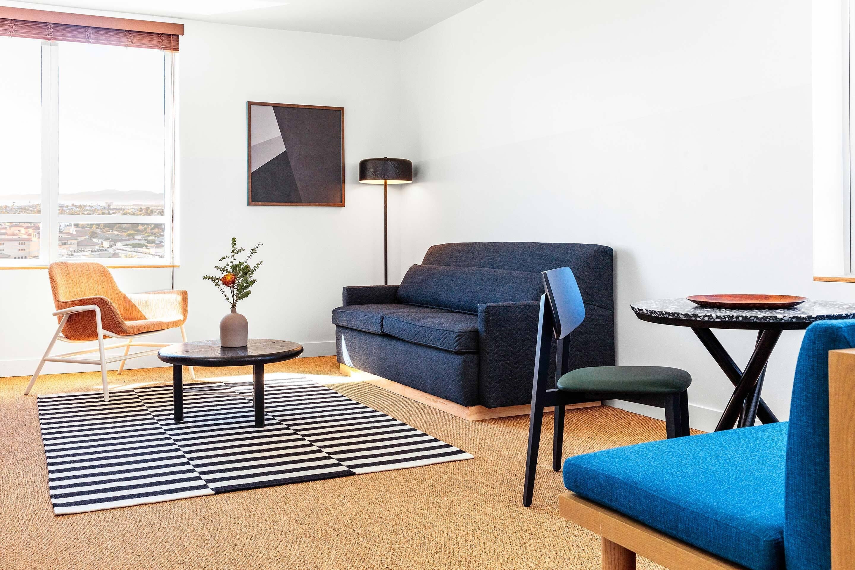 49-Zoll-LCD-Fernseher mit Premium-TV-Sendern, Fernseher