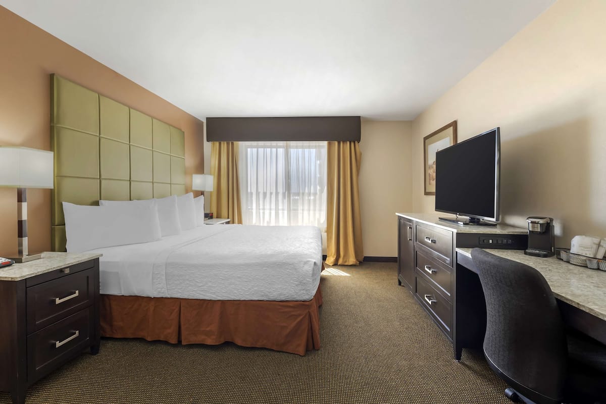 In-room safe, desk, iron/ironing board, cots/infant beds