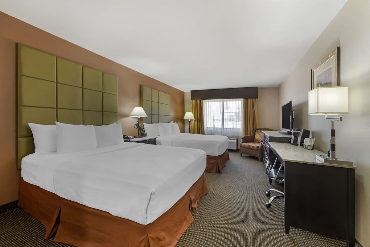 In-room safe, desk, iron/ironing board, cots/infant beds
