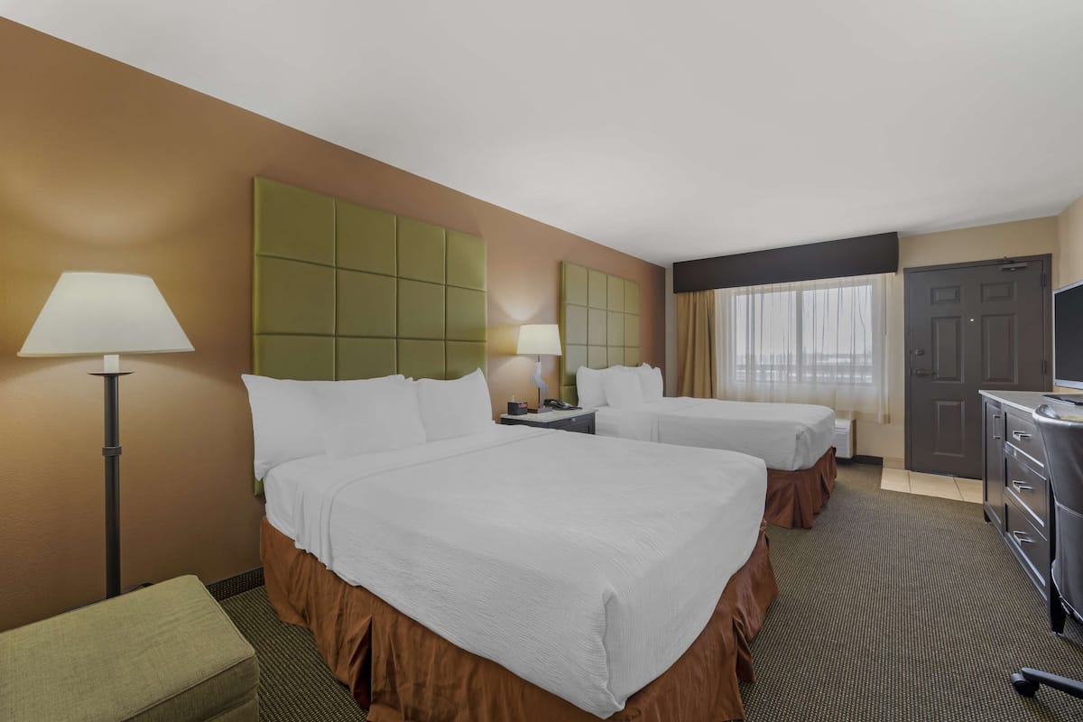 In-room safe, desk, iron/ironing board, cots/infant beds