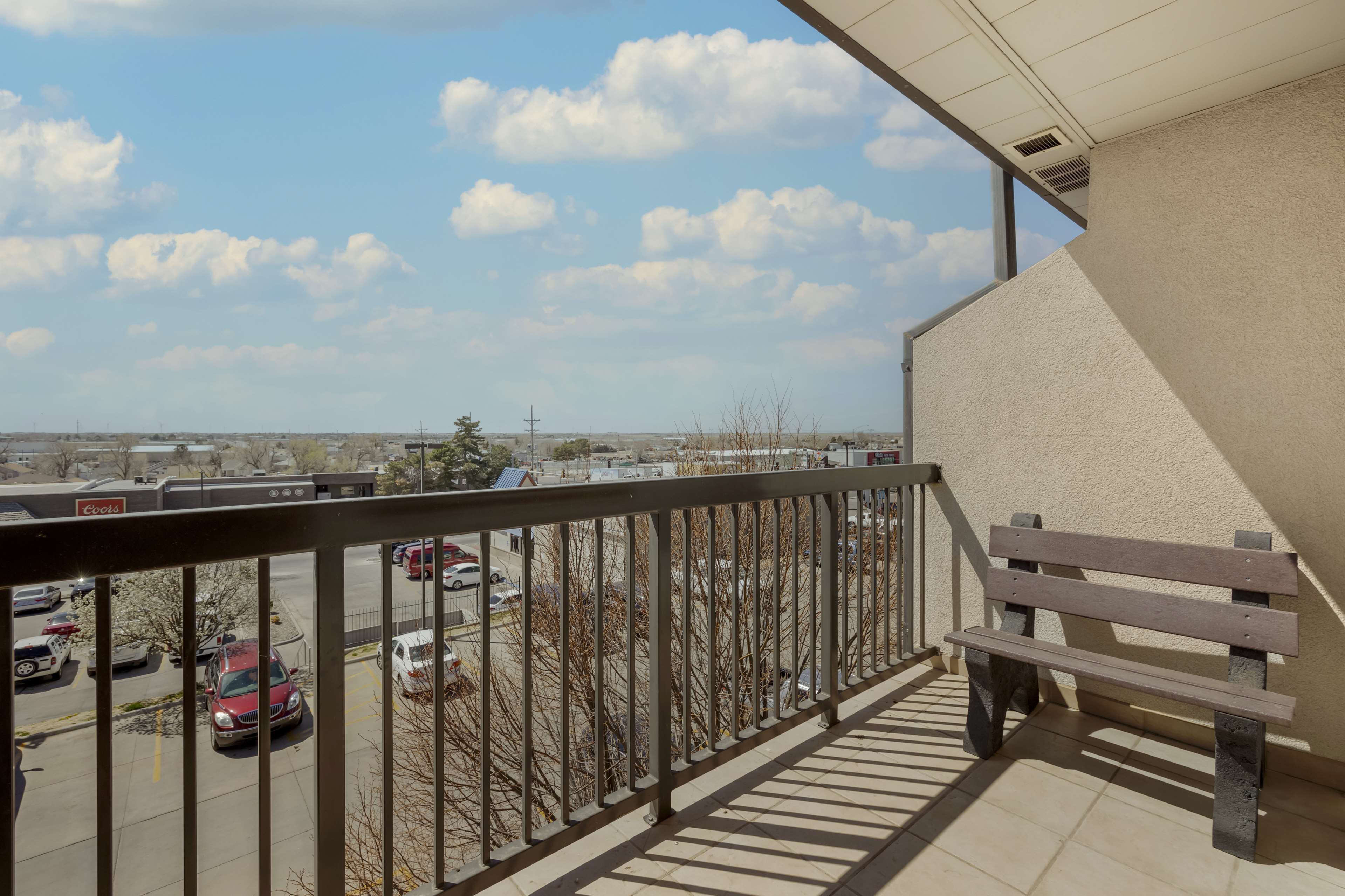 standard room, 1 king bed, non smoking, jetted tub | in-room safe, desk, iron/ironing board, cots/infant beds