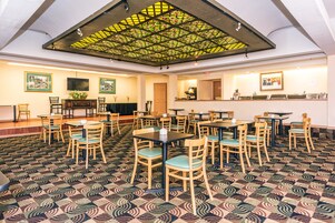 Desayuno completo incluido todos los días 