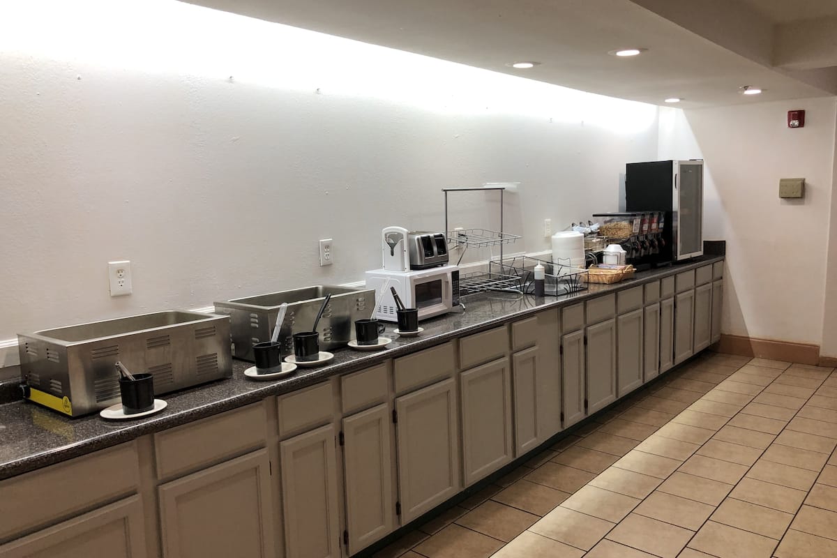 free daily continental breakfast