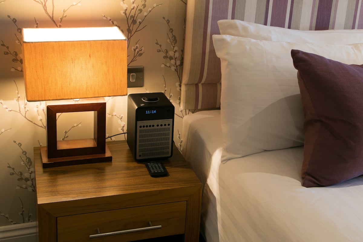 family room, multiple beds, non smoking | premium bedding, in-room safe, desk, blackout curtains