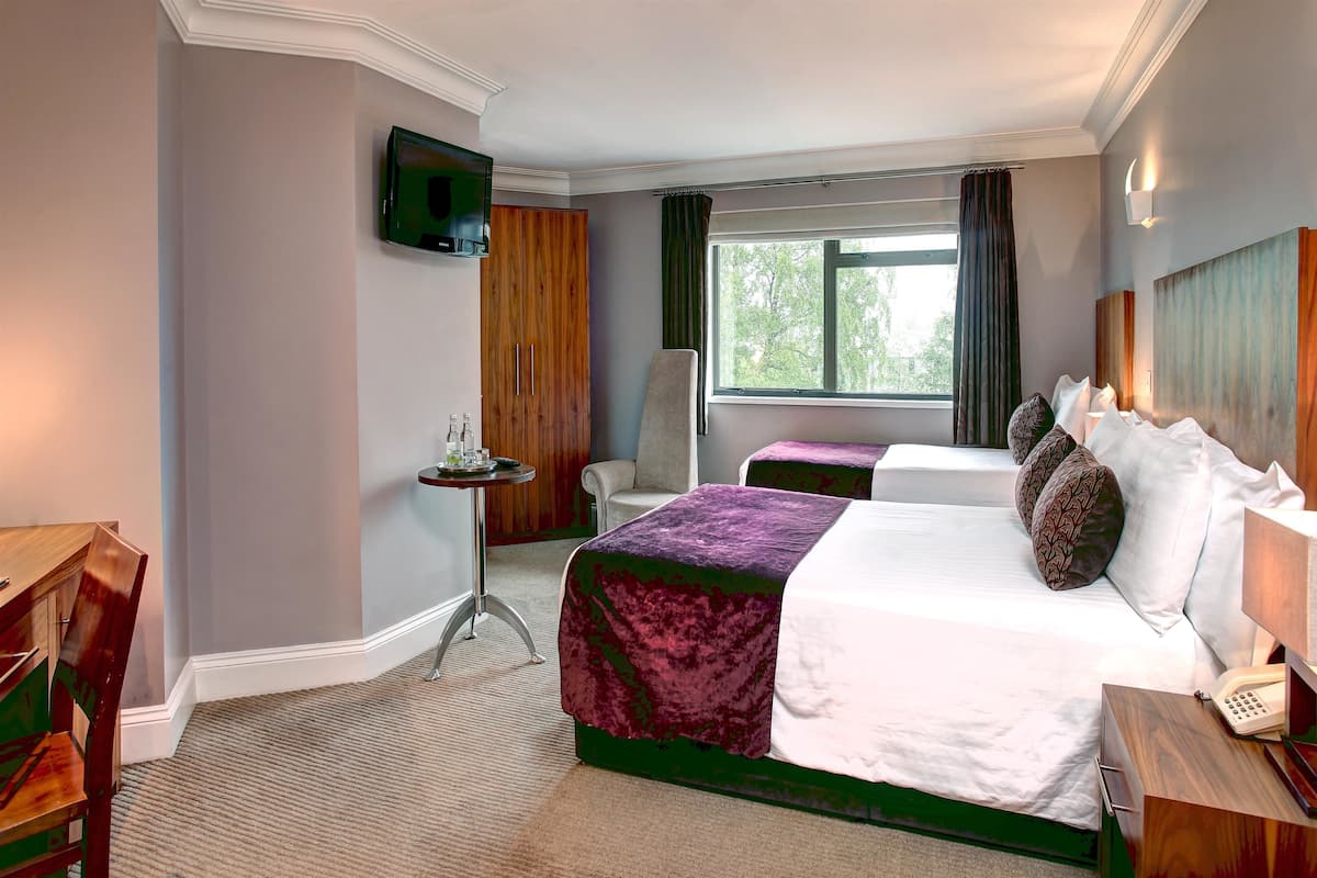 Premium bedding, in-room safe, desk, blackout curtains