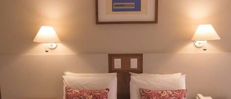 1 phòng ngủ, minibar, két bảo mật tại phòng, bàn