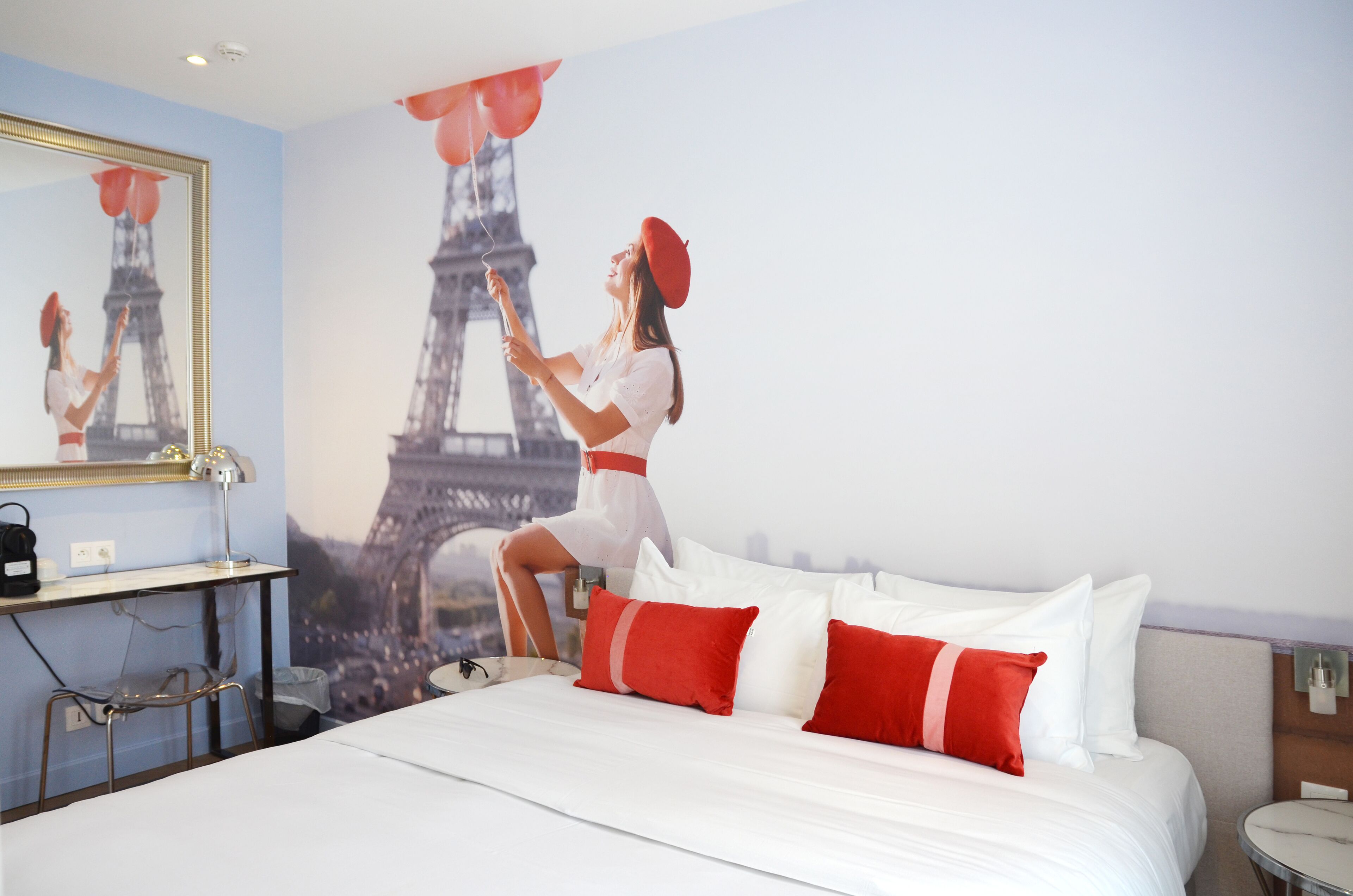 premium bedding, desk, free wifi, bed sheets