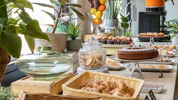 Daily buffet breakfast (EUR 14.90 per person)