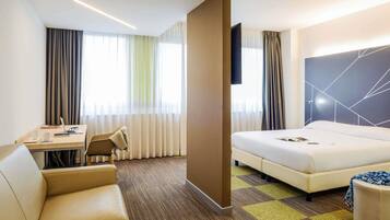 Habitación superior, 1 cama matrimonial y sofá cama | Ropa de cama de alta calidad y edredón