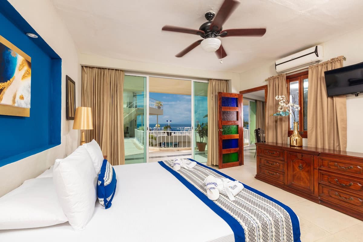 Individually decorated, individually furnished, bed sheets