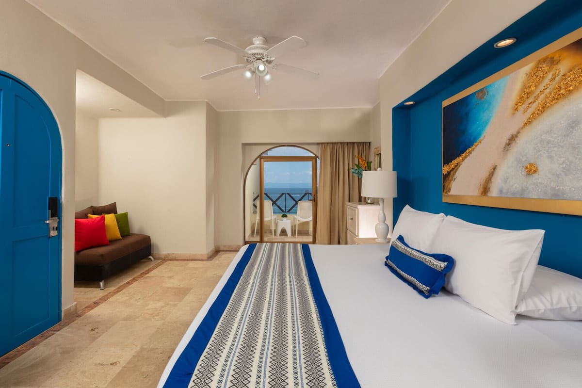 Individually decorated, individually furnished, bed sheets