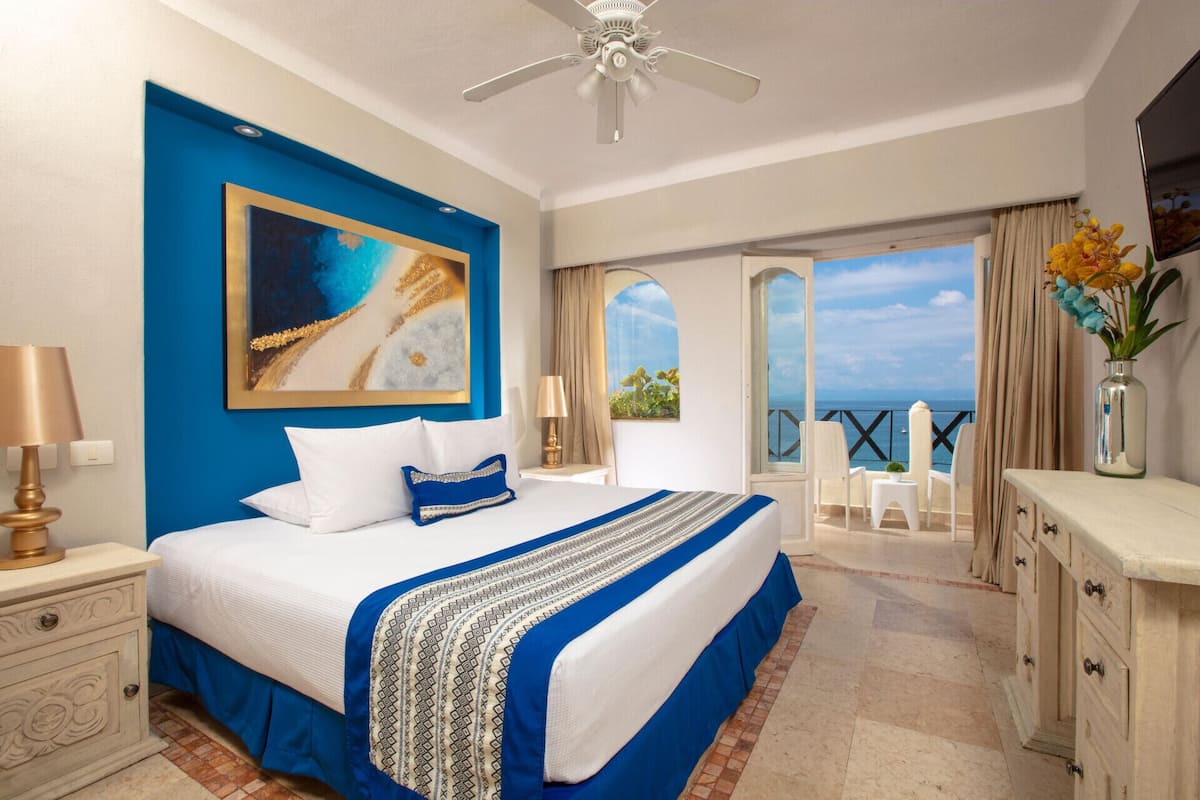 Individually decorated, individually furnished, bed sheets