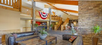 貝斯特韋斯特普拉斯麥考爾套房旅館