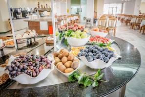 Desayuno bufé gratuito y diario