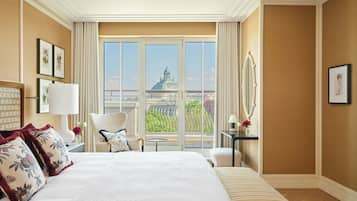Royal-Suite (Monforte) | Hochwertige Bettwaren, Daunenbettdecken, Pillowtop-Betten, Minibar