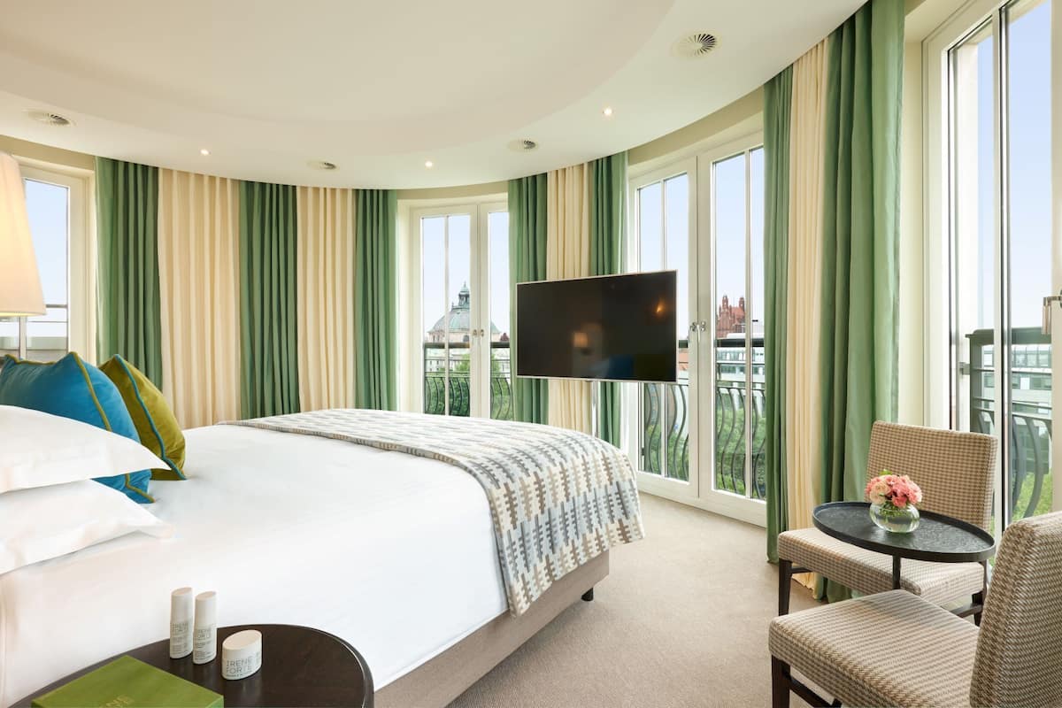Phòng Suite (Forte) | 1 phòng ngủ, bộ đồ giường cao cấp, chăn bông, nệm có lớp đệm bông