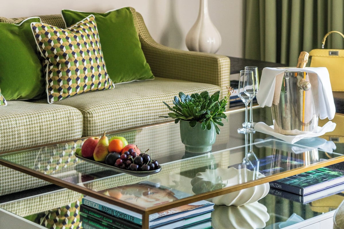 جناح كلاسيكي | غرفة المعيشة | تلفزيون بشاشة مسطحة، وحدة تحكم لألعاب الفيديو، أفلام تدفع رسوم مشاهدتها