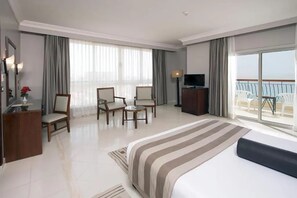 Phòng Suite Junior | Minibar, két bảo mật tại phòng, màn/rèm cản sáng 