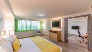 Family Room | Premium bedding, in-room safe, desk, laptop workspace