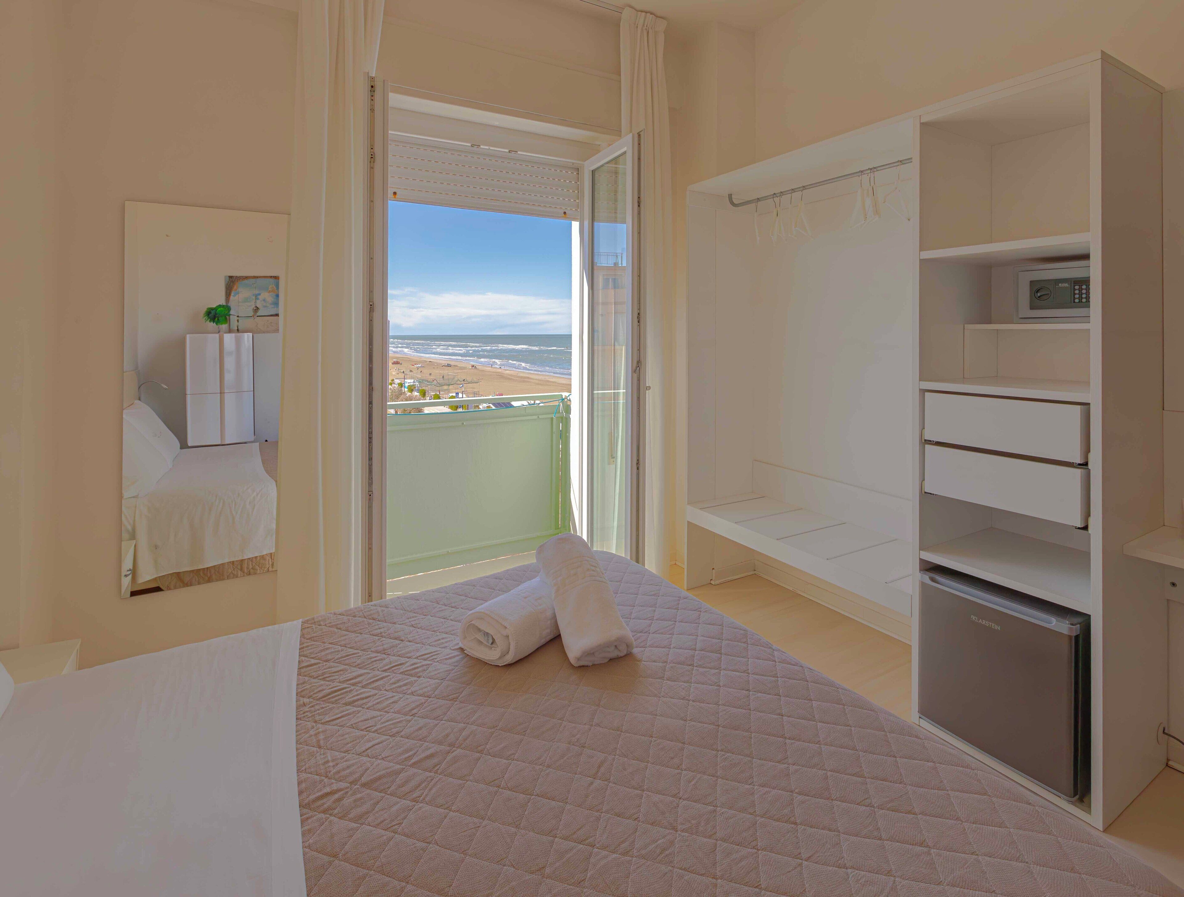 double or twin room | premium bedding, minibar, in-room safe, desk