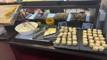 Desayuno a la carta gratuito y diario