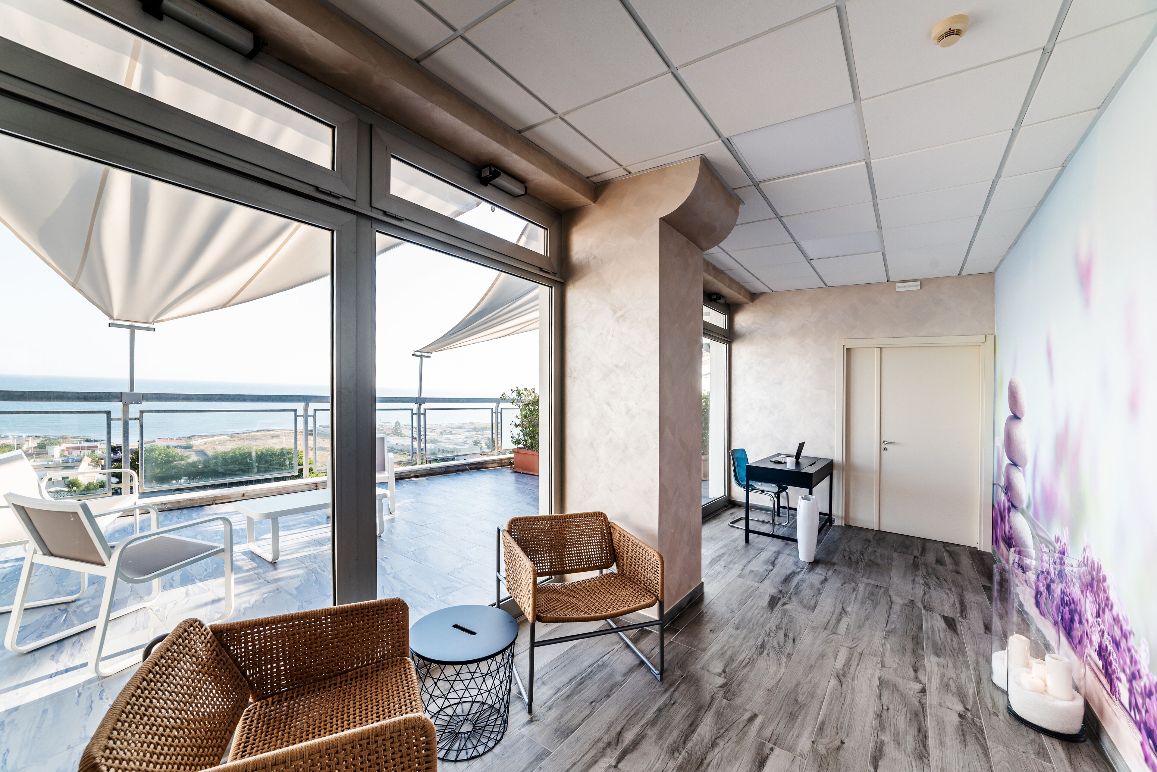 Sauna, hot tub, steam room, body treatments, aromatherapy