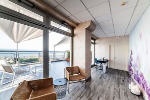 Sauna, poreallas, höyrysauna, vartalohoitoja, aromaterapiaa