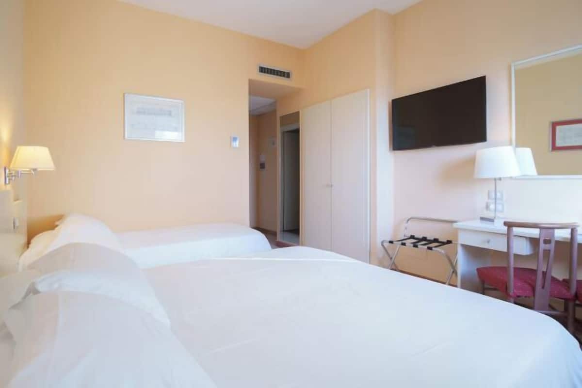 1 bedroom, minibar, in-room safe, desk