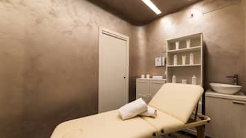 Sauna, hot tub, ruang uap, perawatan tubuh, dan aromaterapi