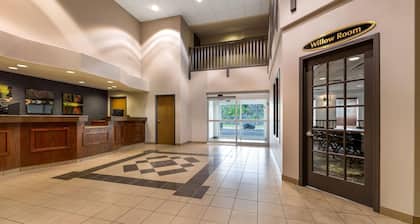 Days Inn by Wyndham Thunder Bay North