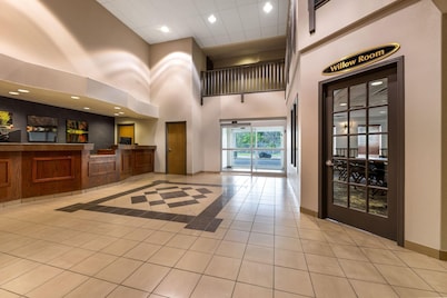 Days Inn by Wyndham Thunder Bay North