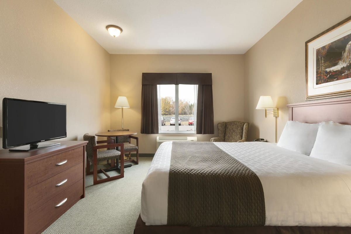 Blackout drapes, iron/ironing board, rollaway beds, Internet
