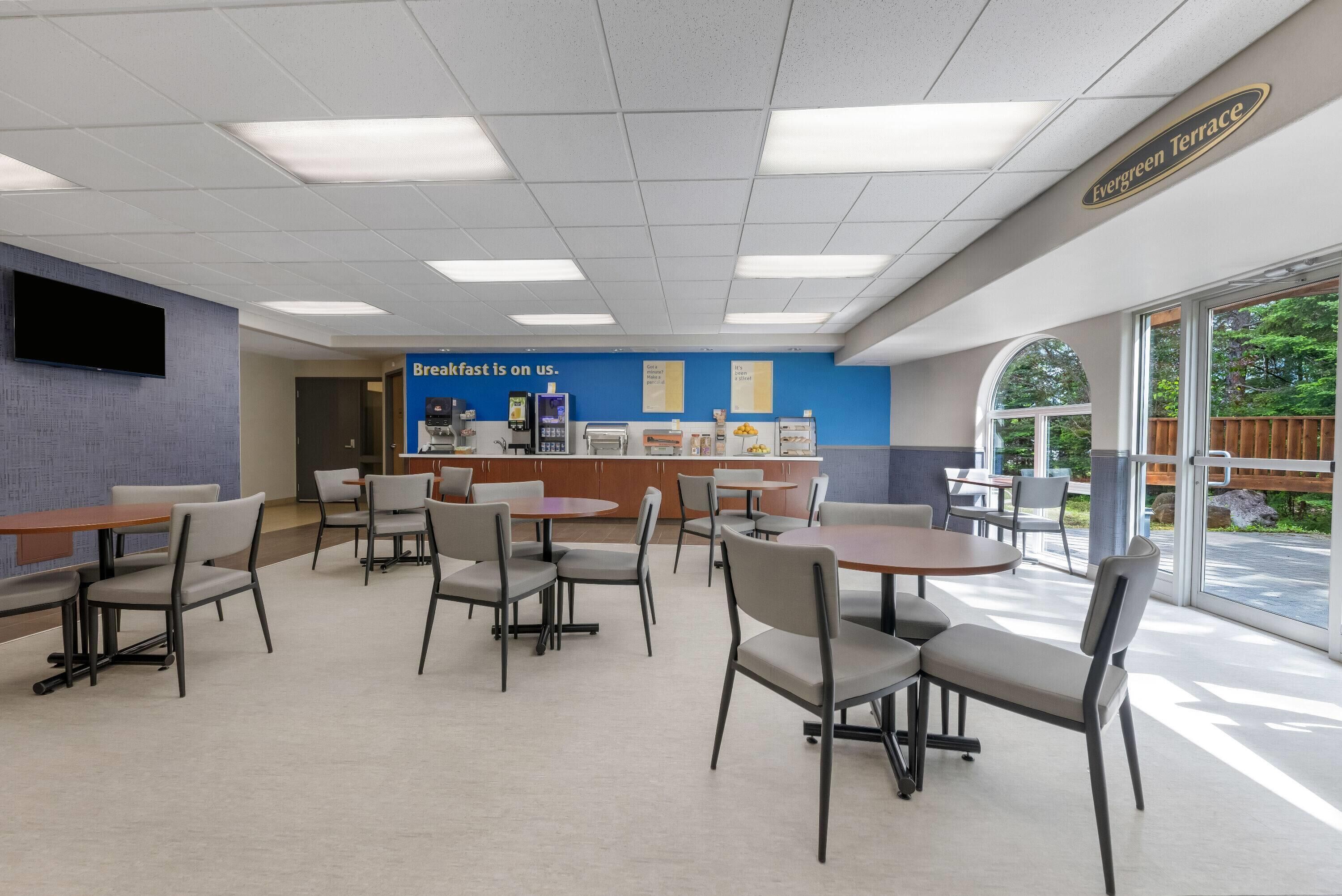 Free daily continental breakfast