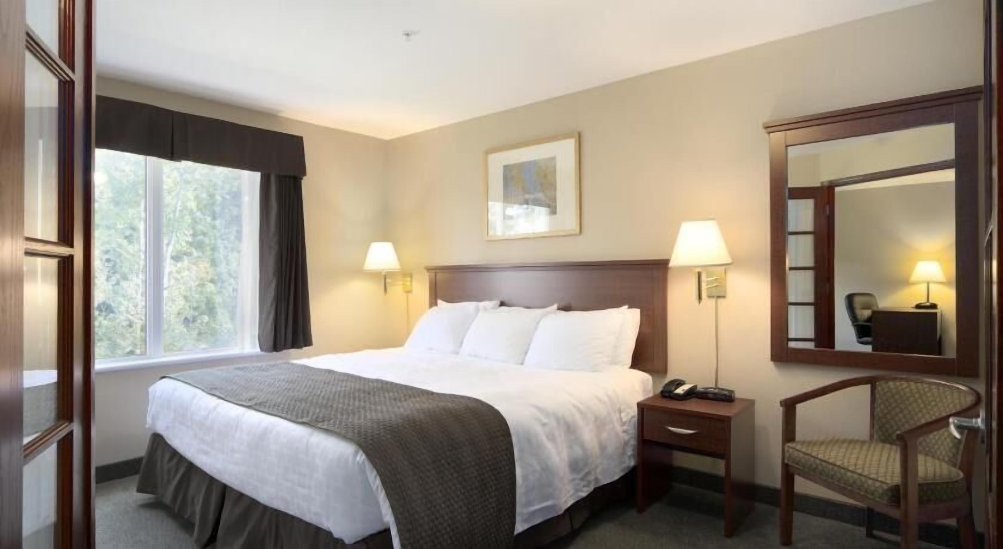 Blackout curtains, iron/ironing board, rollaway beds, Internet