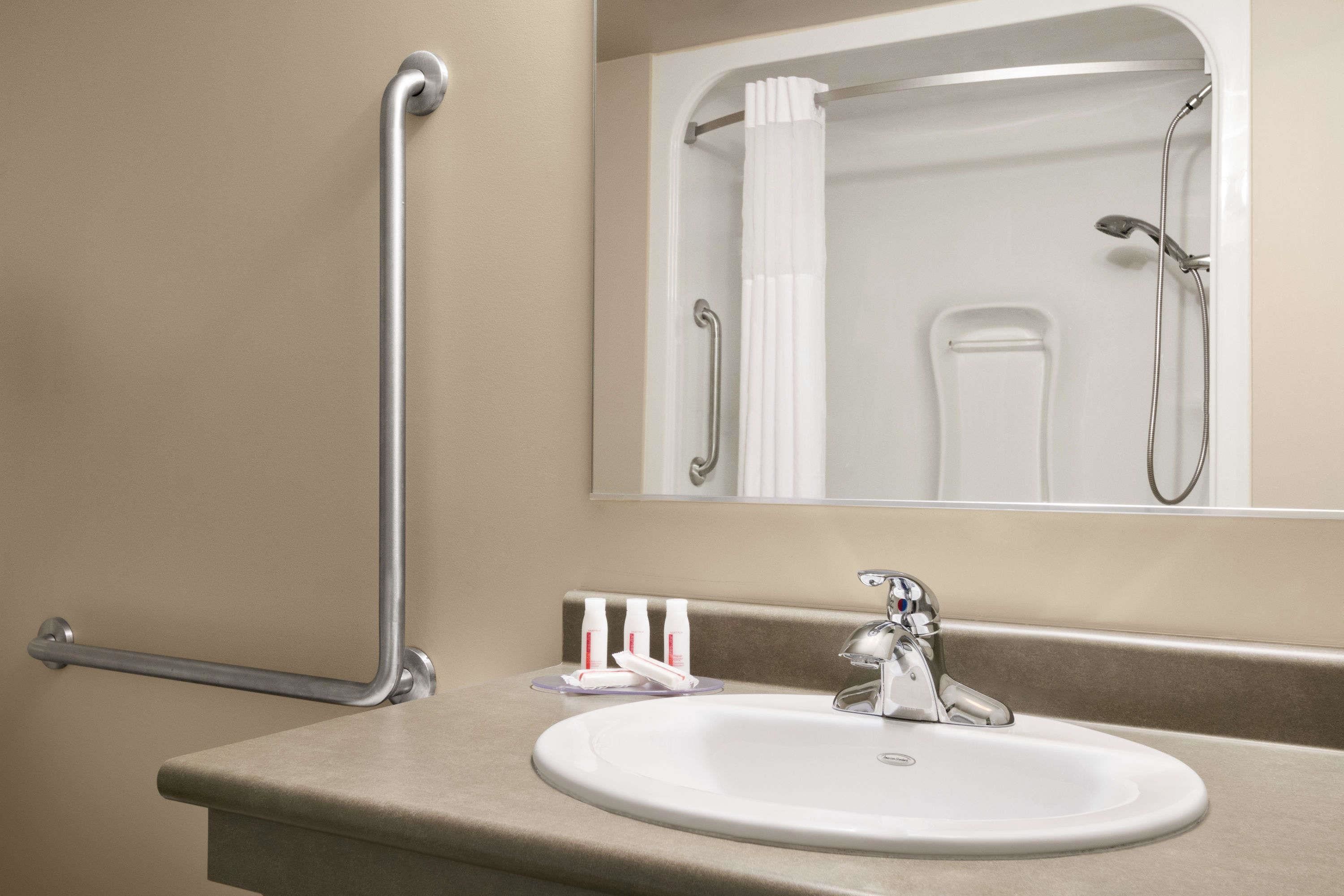 combined shower/bathtub, free toiletries, hair dryer, towels