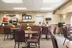 Free daily continental breakfast