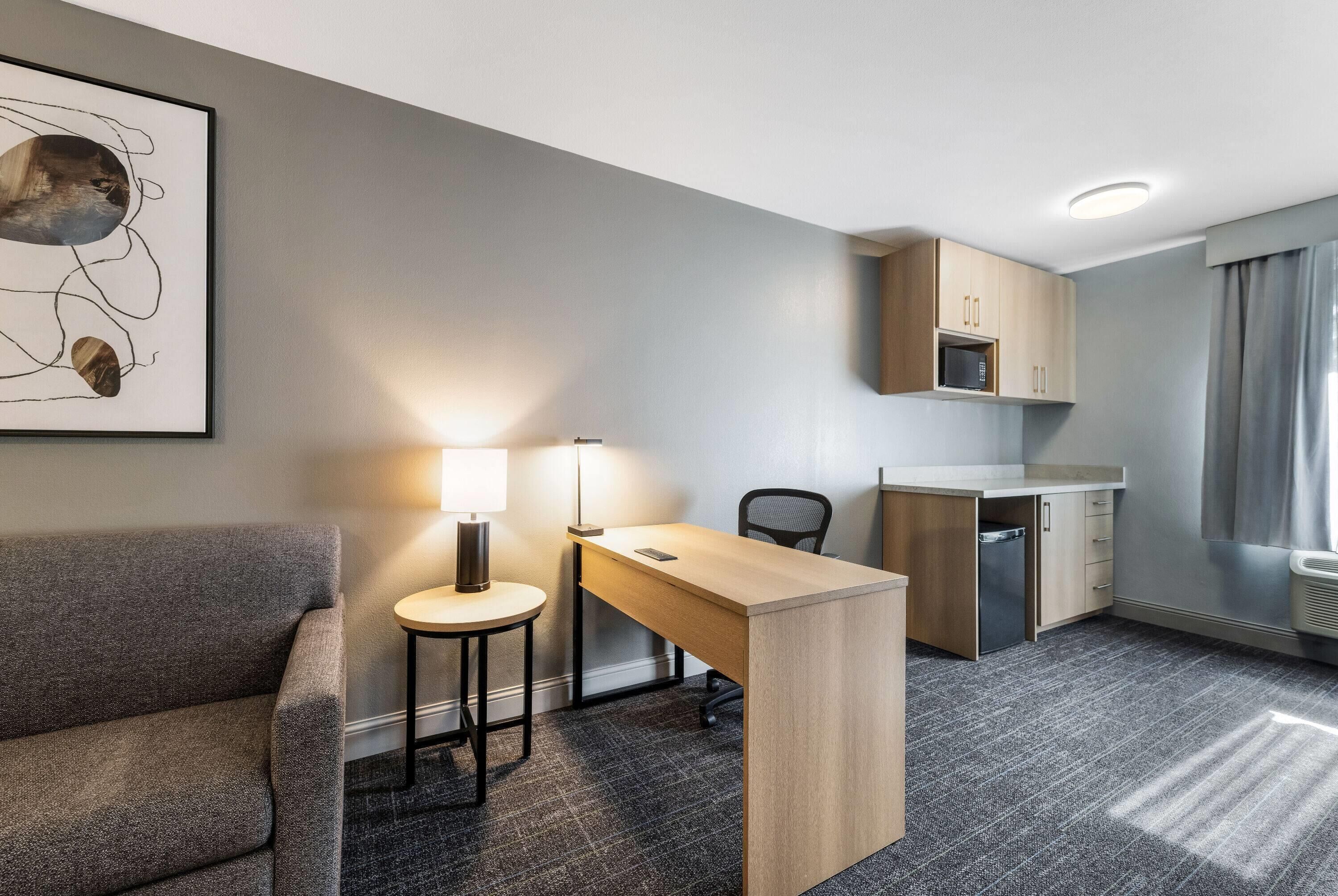 Suite, 1 kingsize bed, niet-roken | Verduisterende gordijnen, een strijkplank/strijkijzer