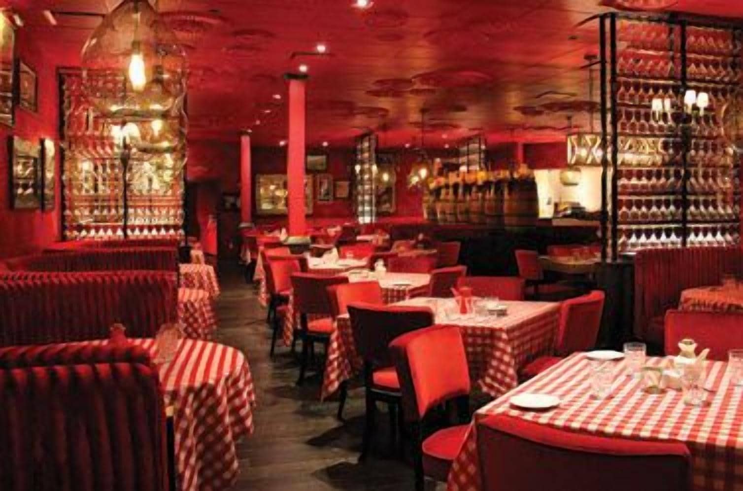 20 restaurants, breakfast, lunch, dinner served; asian cuisine