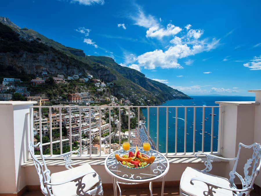 Dobbeltrom – superior, terrasse, sjøutsikt | Minibar, safe på rommet, skrivebord og skrivebord for bærbar PC