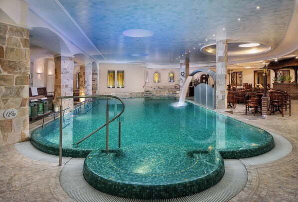 4 indoor pools, pool loungers