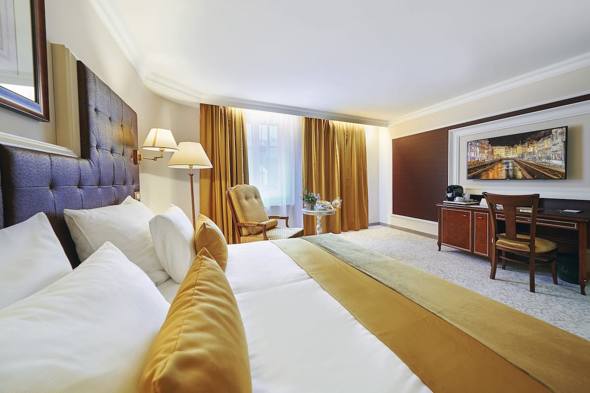 minibar, in-room safe, desk, iron/ironing board