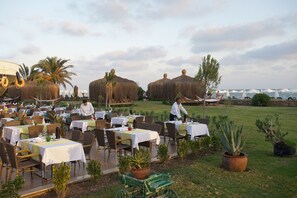 5 restaurants, breakfast, lunch, dinner served; international cuisine