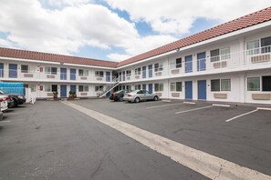 Front of property - Motel 6 Norwalk, CA (Norwalk)