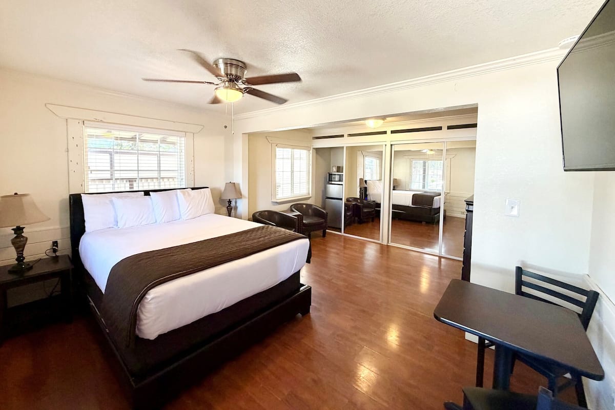 Deluxe Bungalow