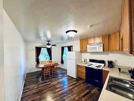 Studio Suite | Private kitchenette | Fridge, microwave, coffee/tea maker