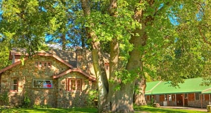 Strawberry Valley Inn