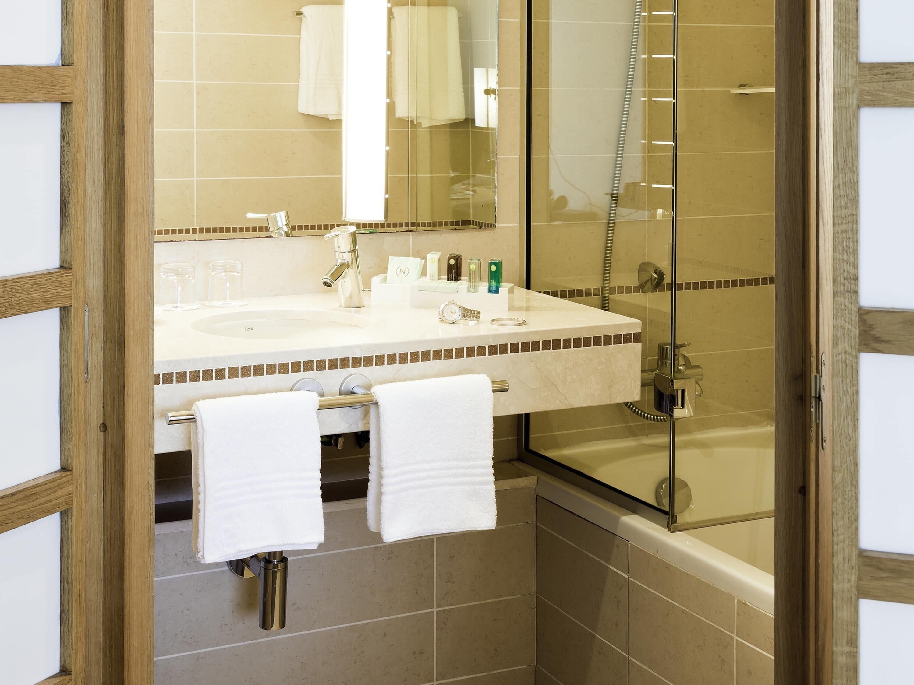 Coffres-forts dans les chambres, bureau