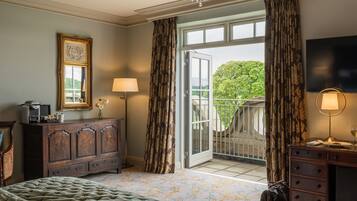 Presidential Suite | Egyptian cotton sheets, premium bedding, Tempur-Pedic beds, in-room safe