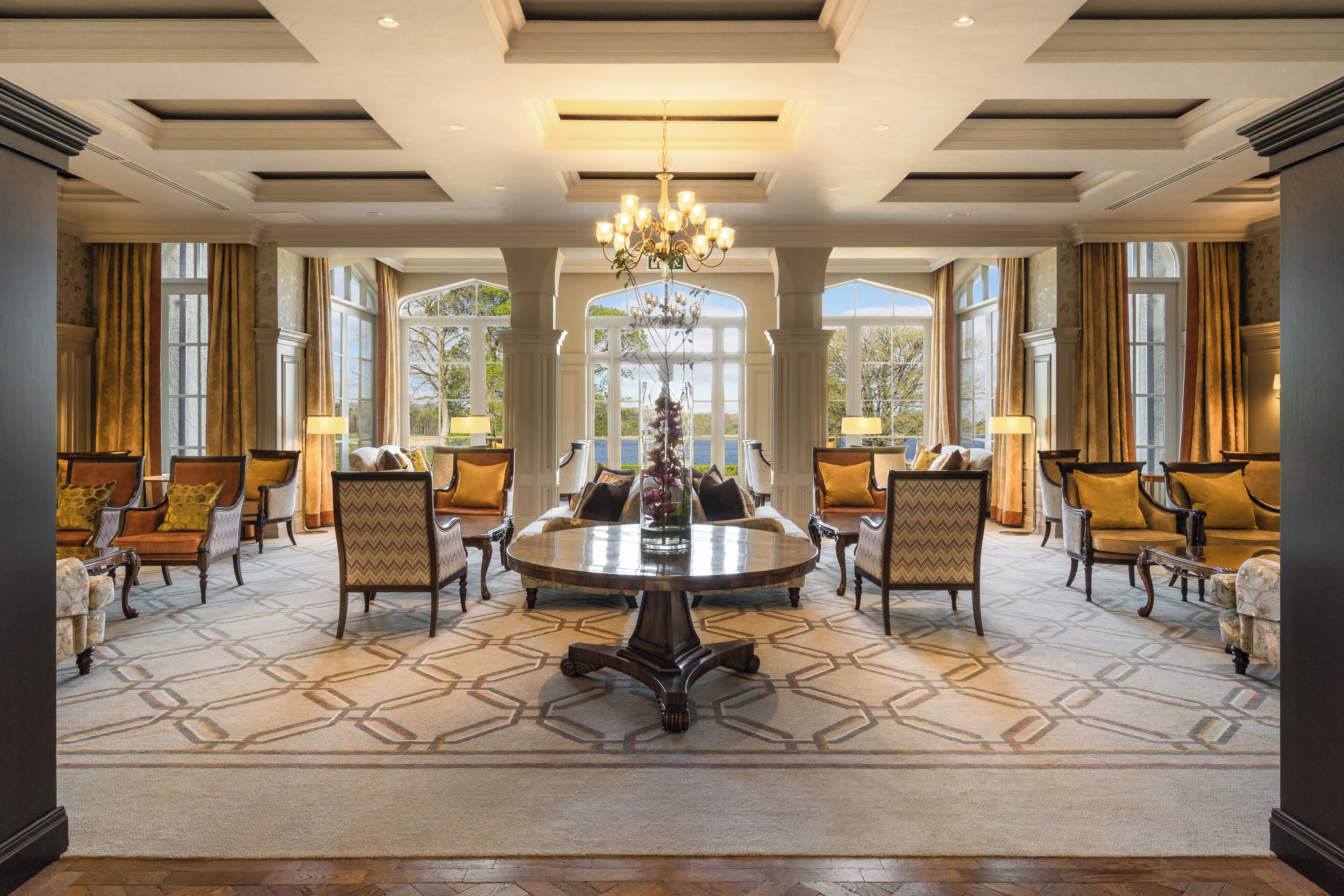 ฝ่ายต้อนรับ