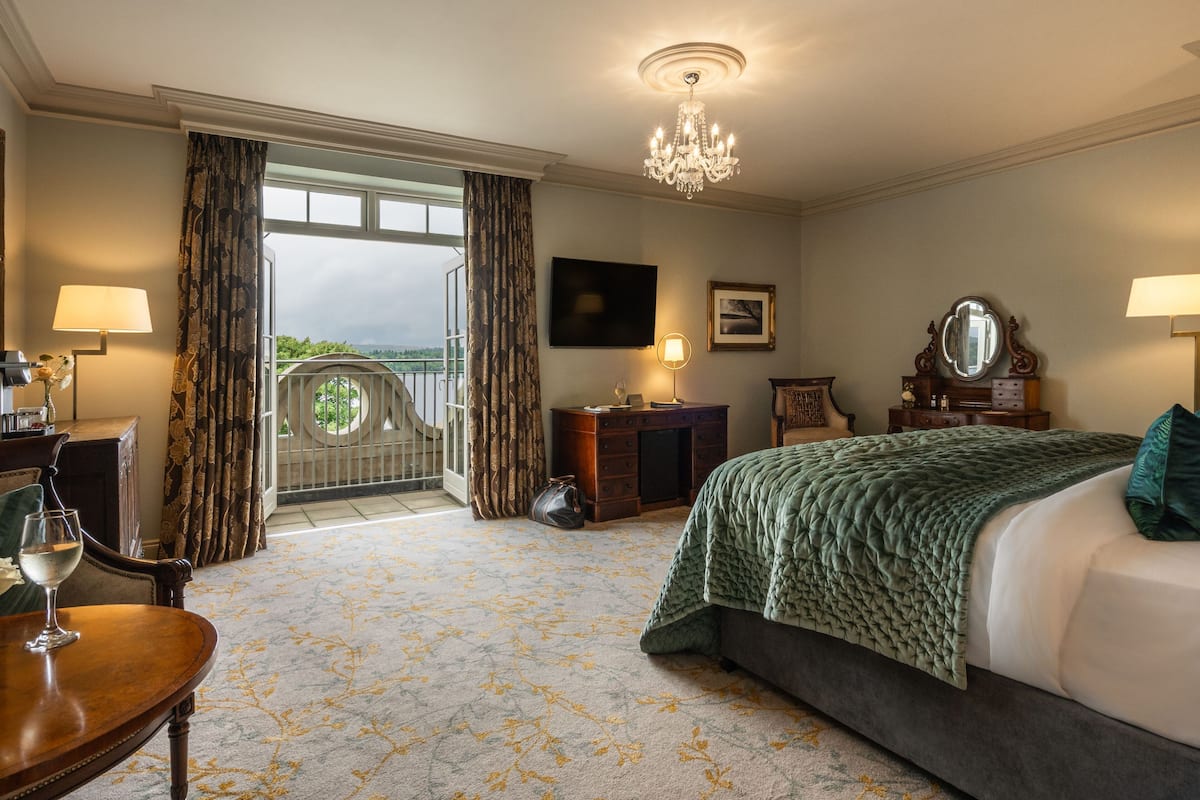 presidential suite | 1 bedroom, egyptian cotton sheets, premium bedding, tempur-pedic beds